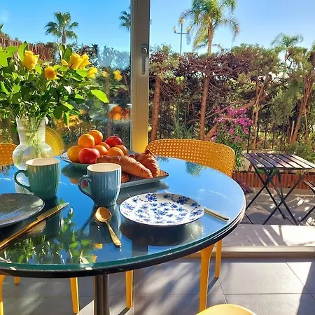Grand Studio Avec Terrasse A 20 Metres De La Plage Nice