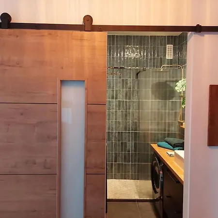 Grand Studio Avec Terrasse A 20 Metres De La Plage 尼斯